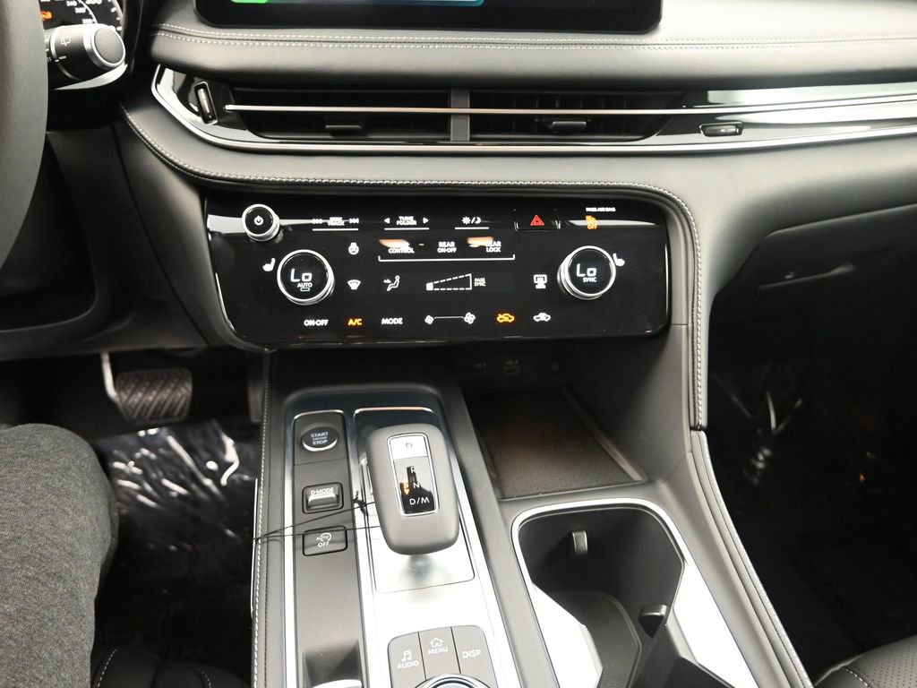 Used 2025 INFINITI QX60 Pure image 16