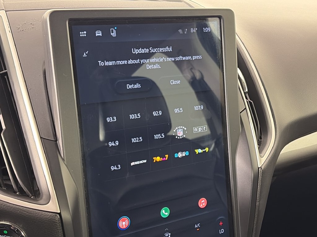 Used 2024 Ford Edge SEL AWD/4WD image 19
