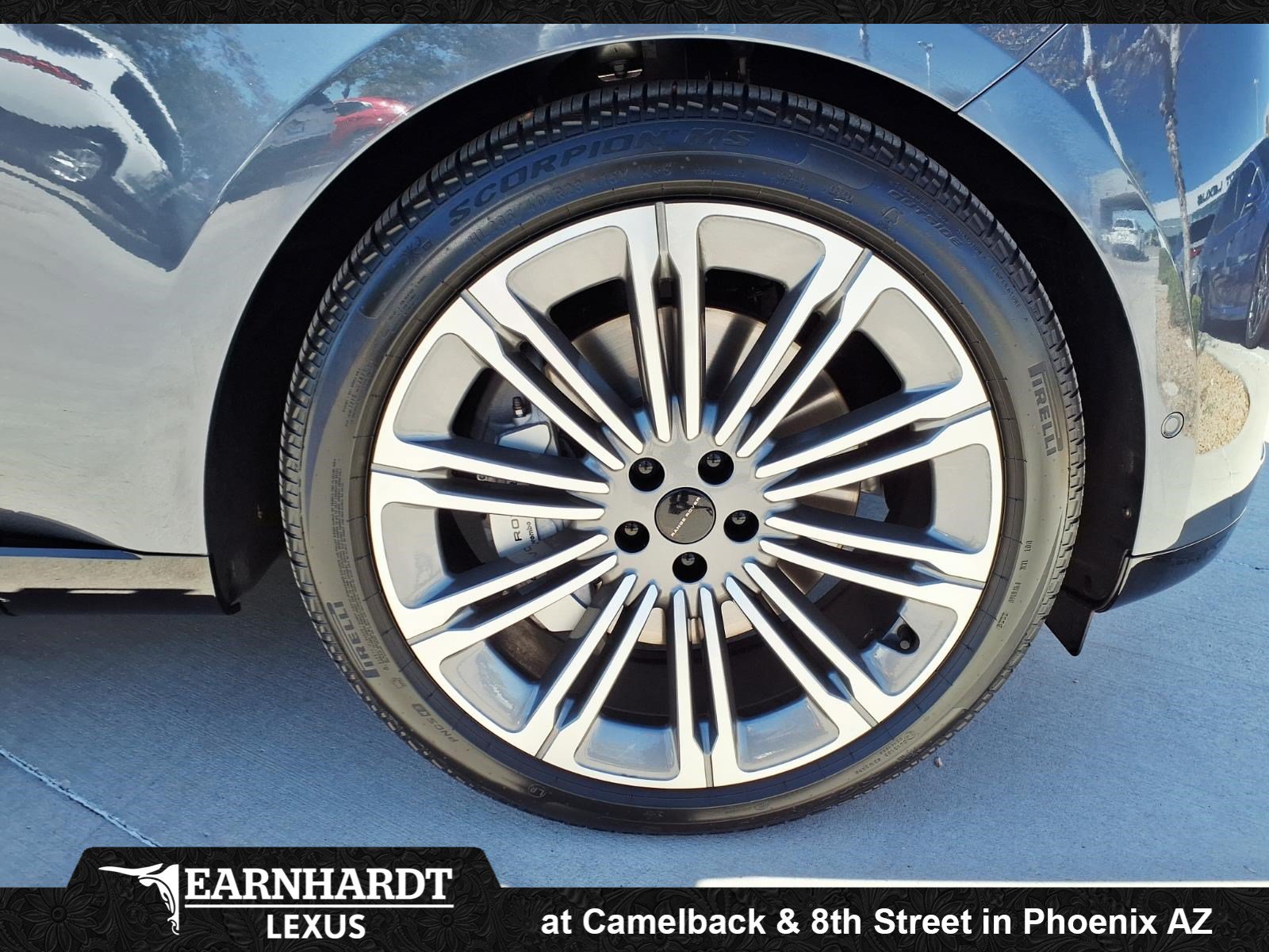 Used 2026 Land Rover Range Rover Long Wheelbase SE AWD/4WD image 8