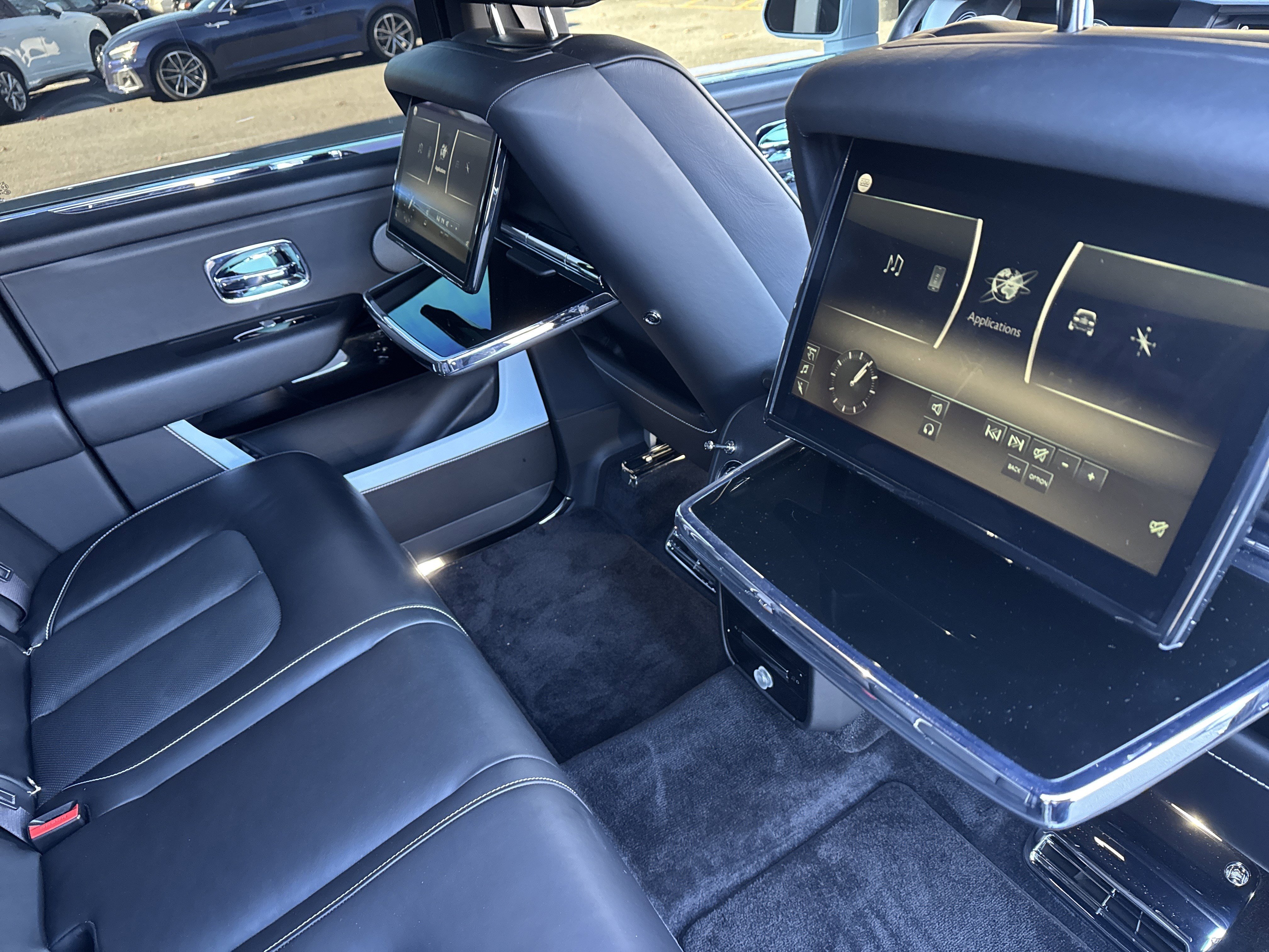 Certified 2022 Rolls-Royce Cullinan image 40