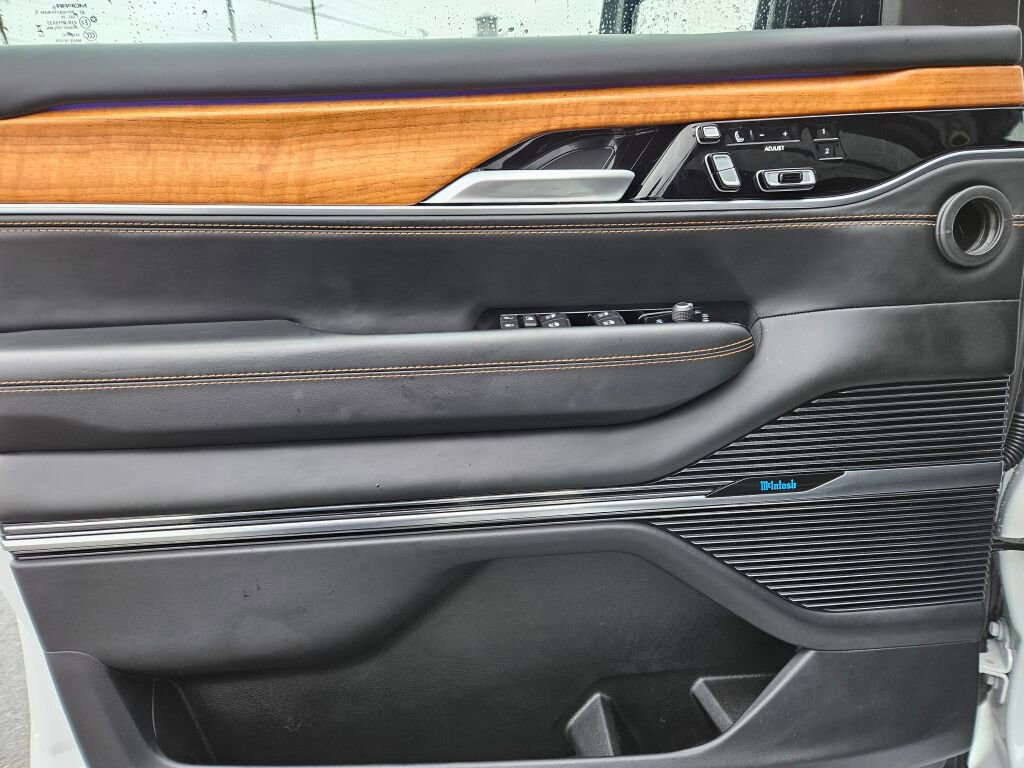 Used 2024 Jeep Grand Wagoneer L Series III image 19