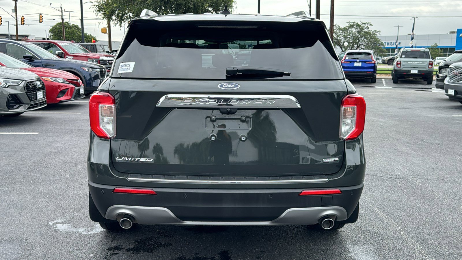 Used 2022 Ford Explorer Limited w/ Hybrid Equipment Group 310A AWD/4WD image 6