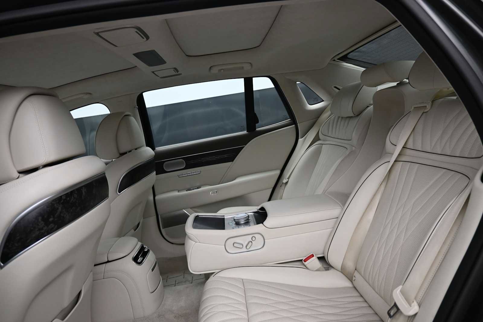 Used 2023 Genesis G90 3.5T AWD/4WD image 14