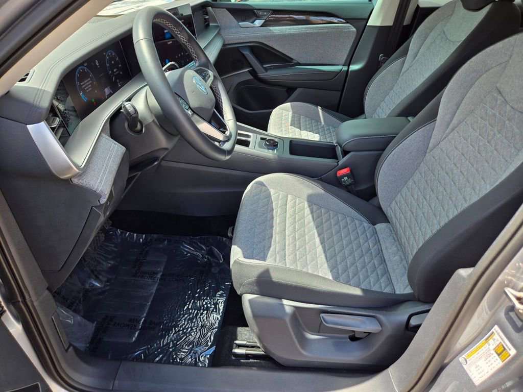 Certified 2025 Volkswagen Tiguan S FWD image 8