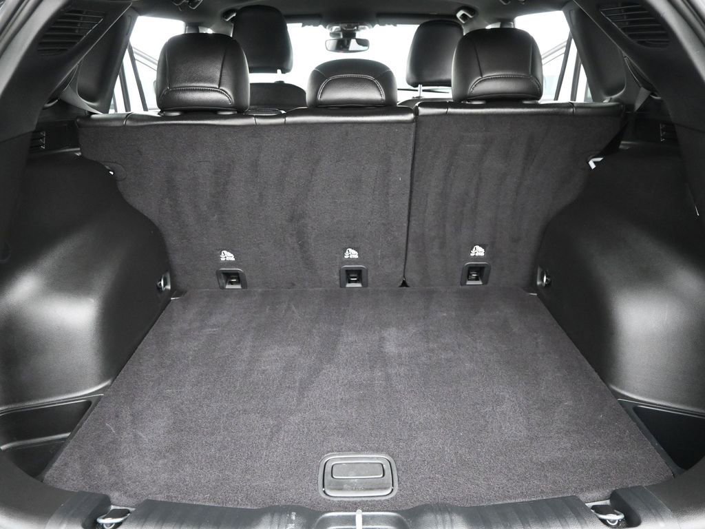 Used 2024 Jeep Compass Limited image 27