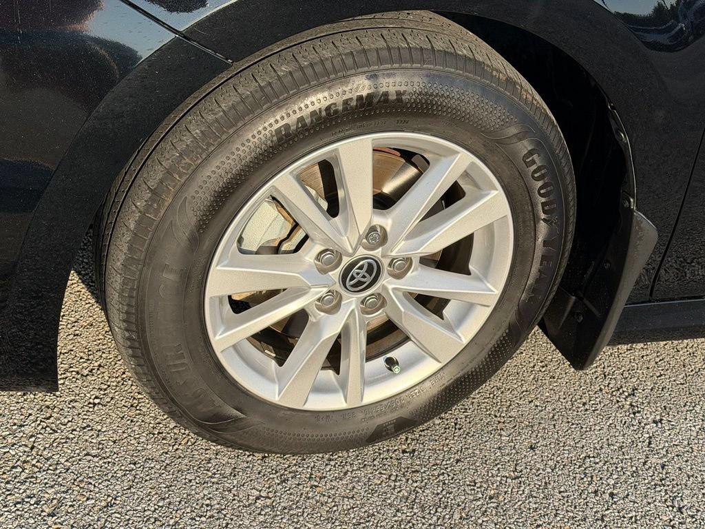 Used 2025 Toyota Camry LE FWD image 13