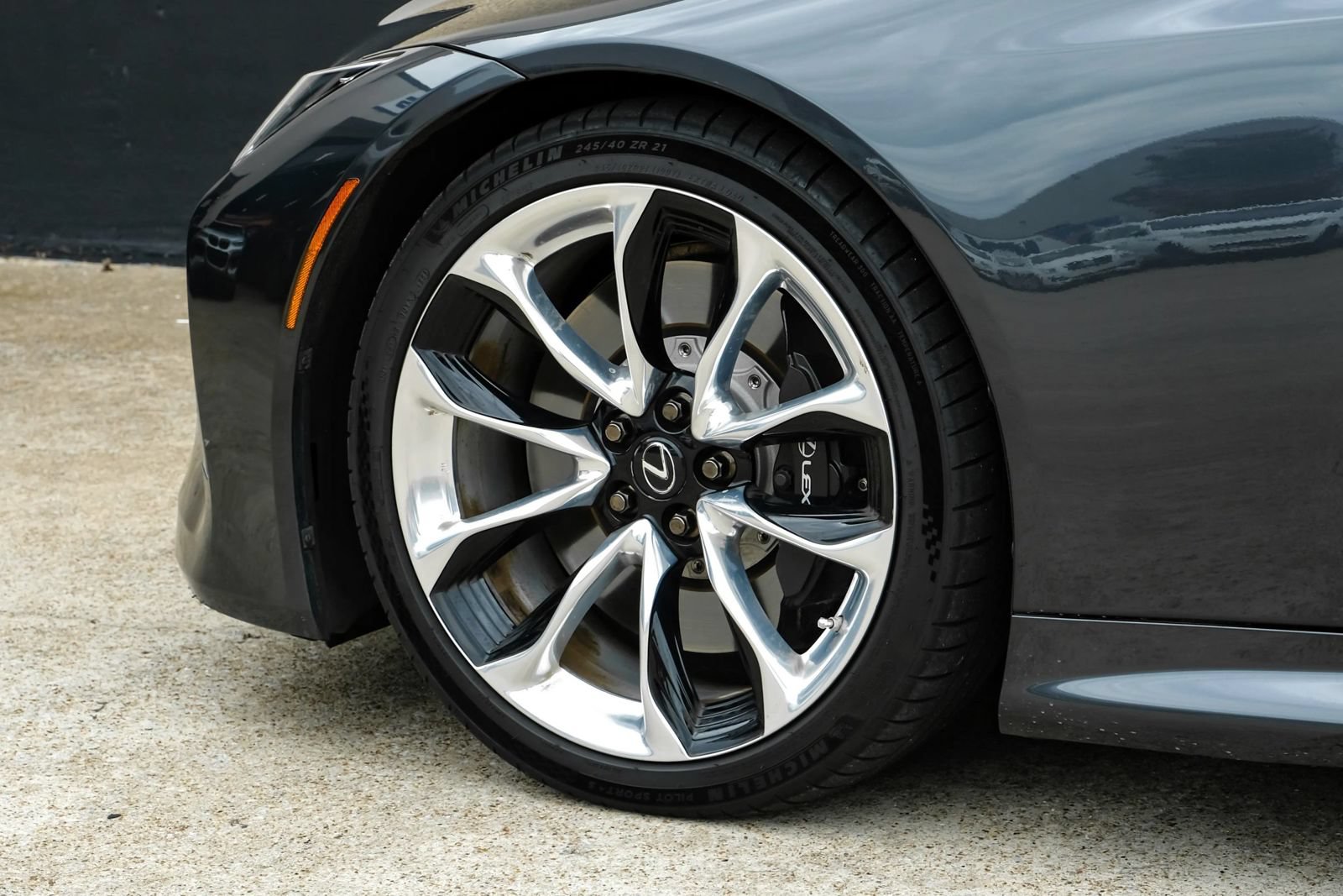 Used 2018 Lexus LC 500 Coupe w/ Sport Package RWD image 43