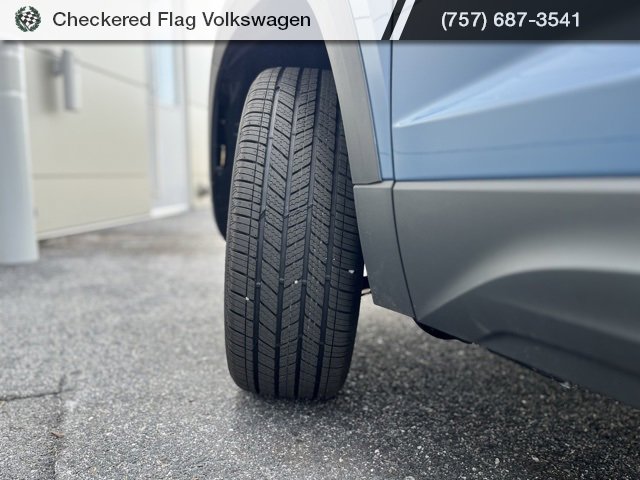 New 2025 Volkswagen Taos SE image 14