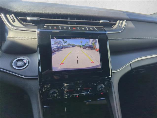 New 2025 Jeep Grand Cherokee Altitude image 10