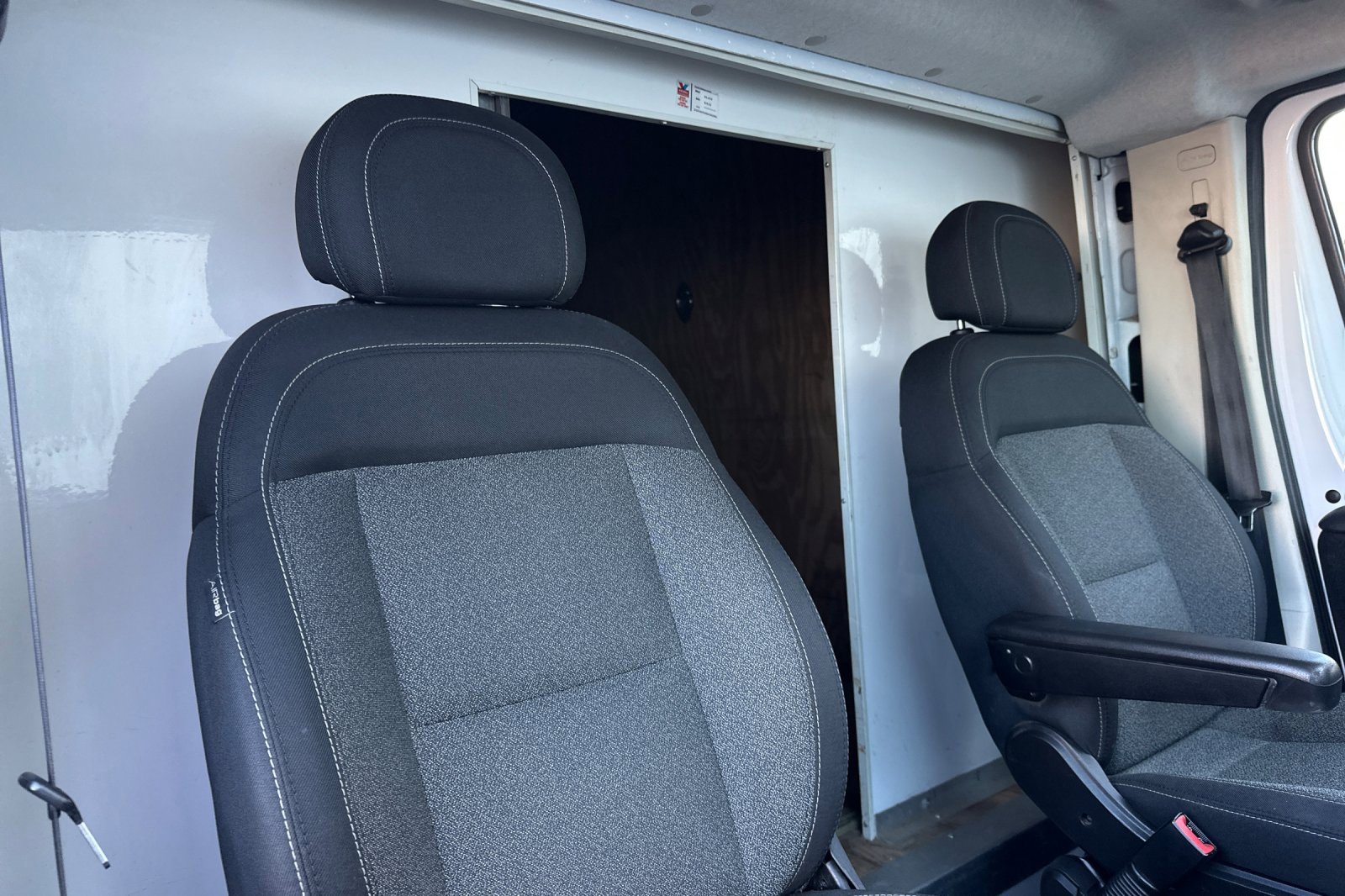 Used 2015 RAM ProMaster 2500 w/ Interior Convenience Group image 16