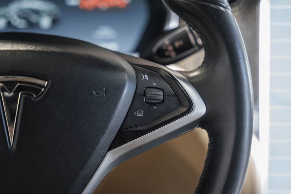 Used 2013 Tesla Model S image 23