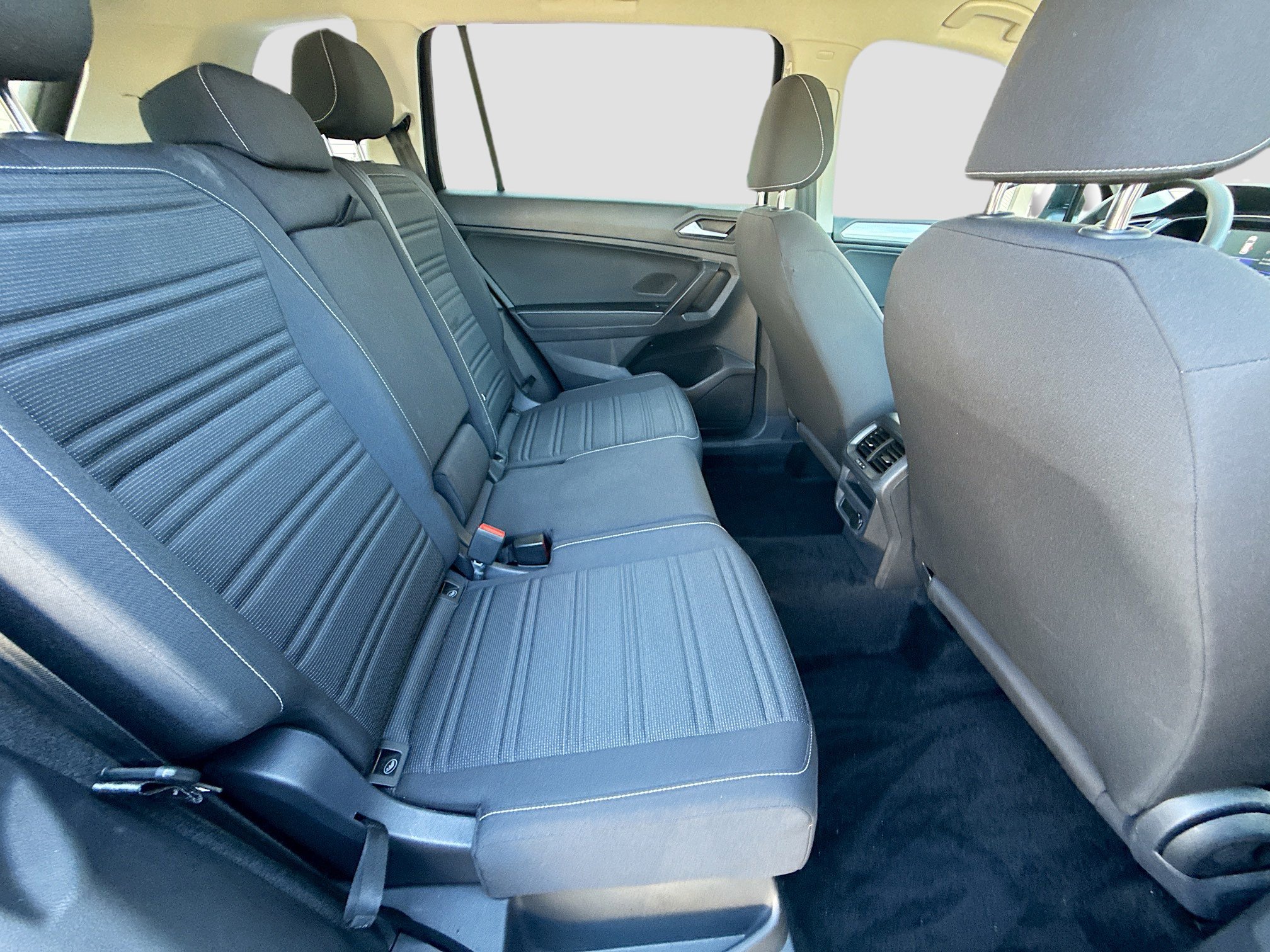 Used 2022 Volkswagen Tiguan S image 28