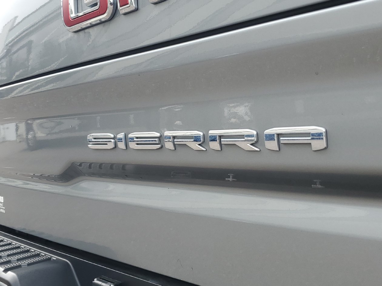 Used 2024 GMC Sierra 1500 AT4 w/ Technology Package AWD/4WD image 7
