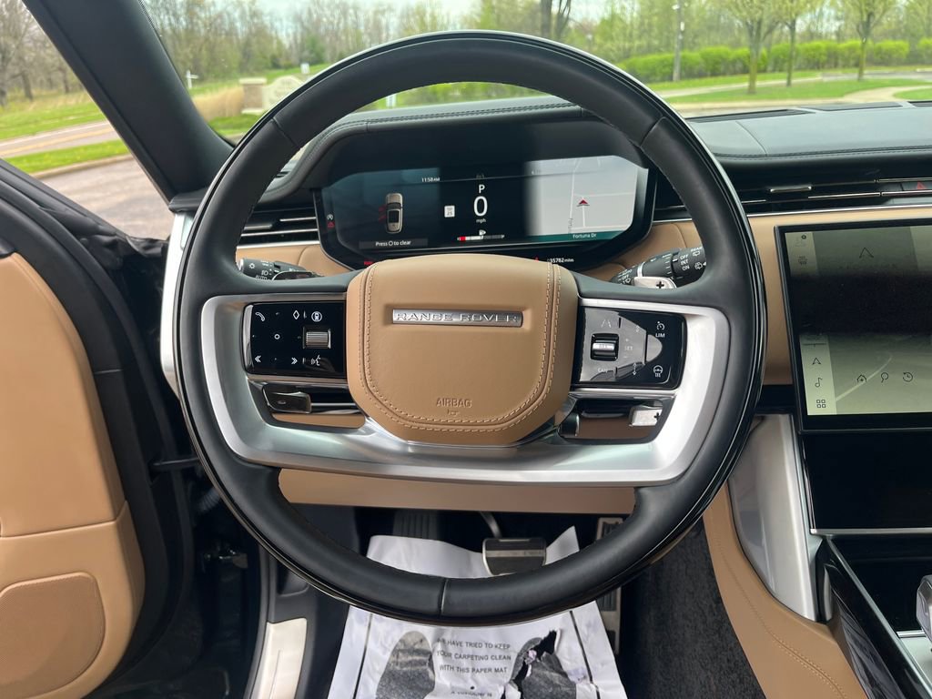 Used 2024 Land Rover Range Rover Long Wheelbase SE image 16