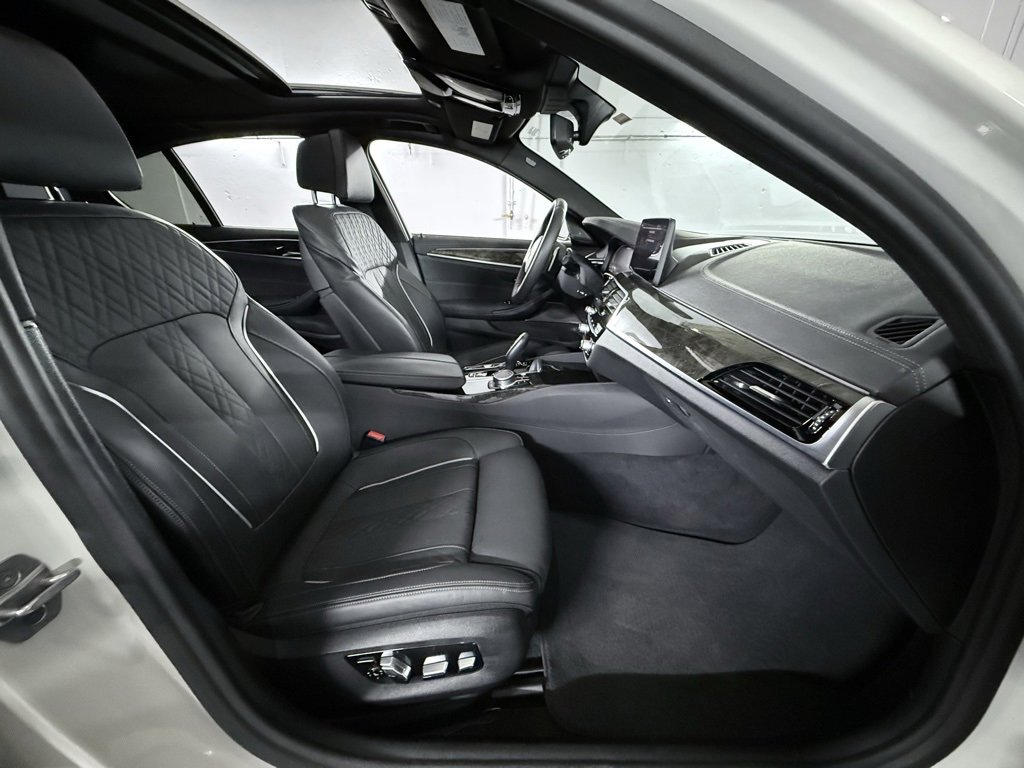 Used 2021 BMW M550i xDrive w/ Premium Package image 29