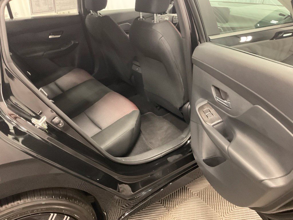 Used 2026 Nissan Sentra SR w/ Floor Mat Package FWD image 24