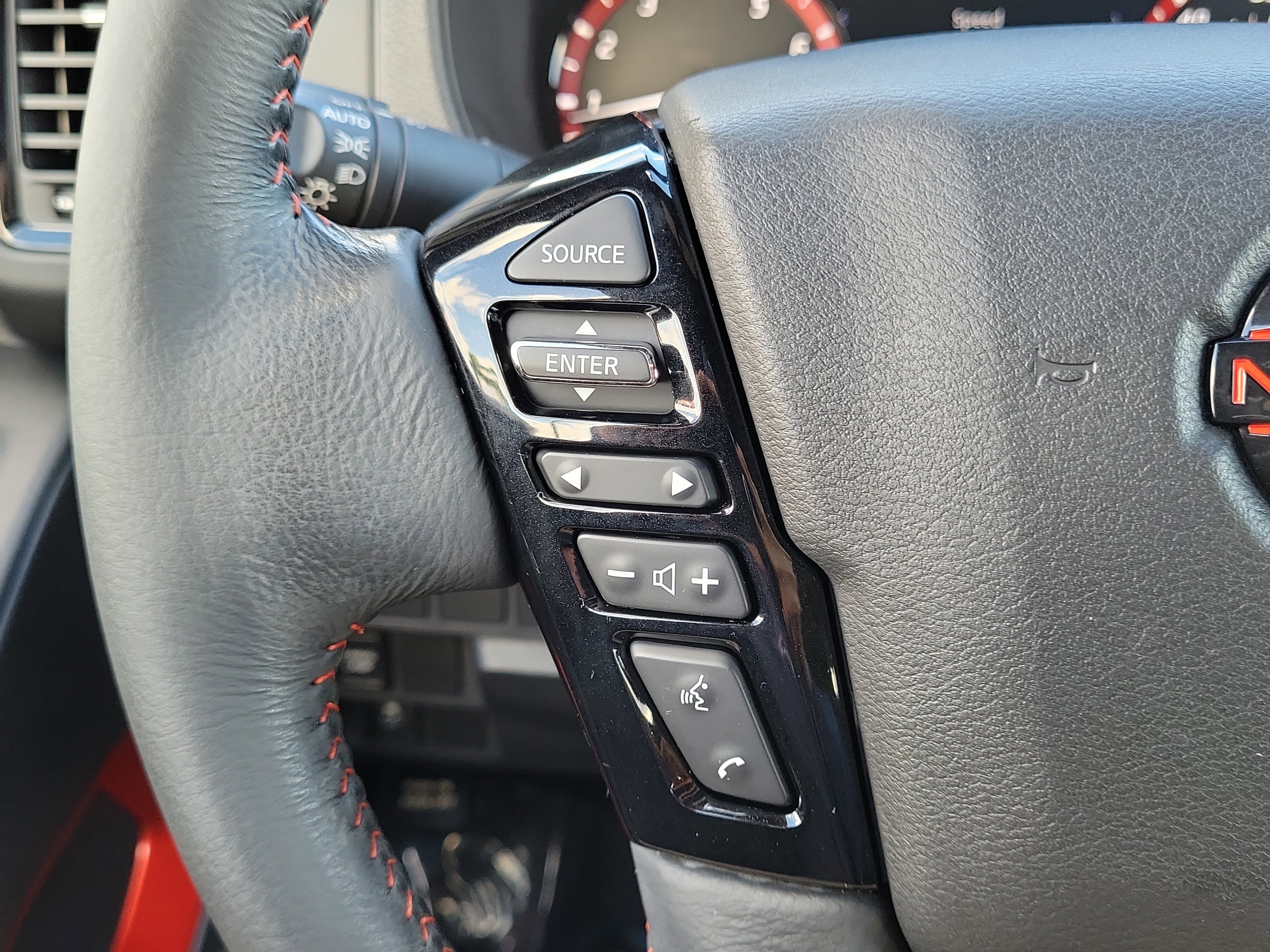 Certified 2023 Nissan Frontier Pro-X w/ Technology Package image 17