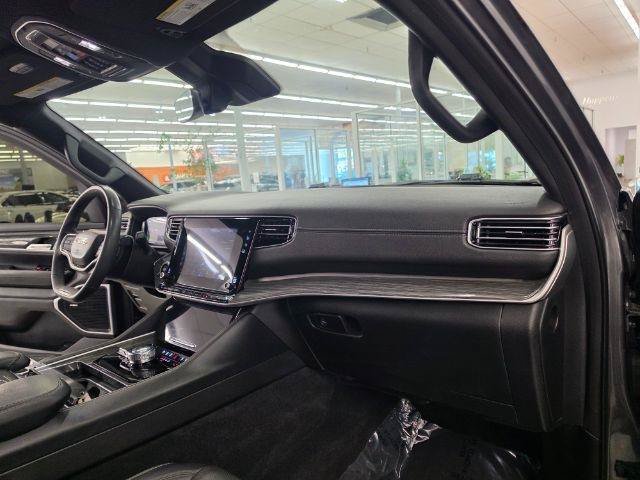 Used 2022 Jeep Wagoneer Series II w/ Premium Group I AWD/4WD image 14