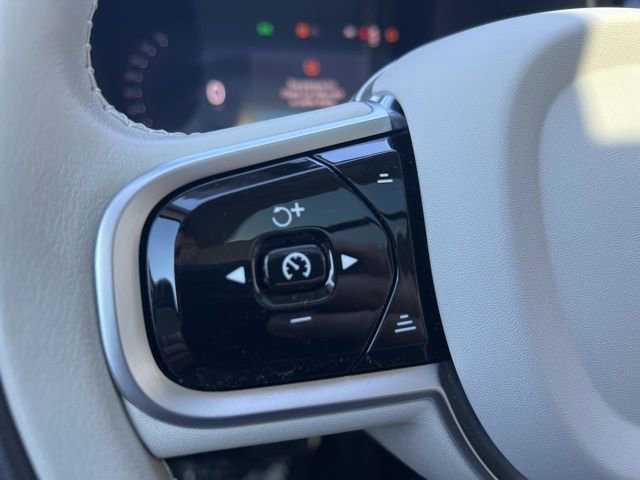 Certified 2025 Volvo XC60 T8 Core image 27