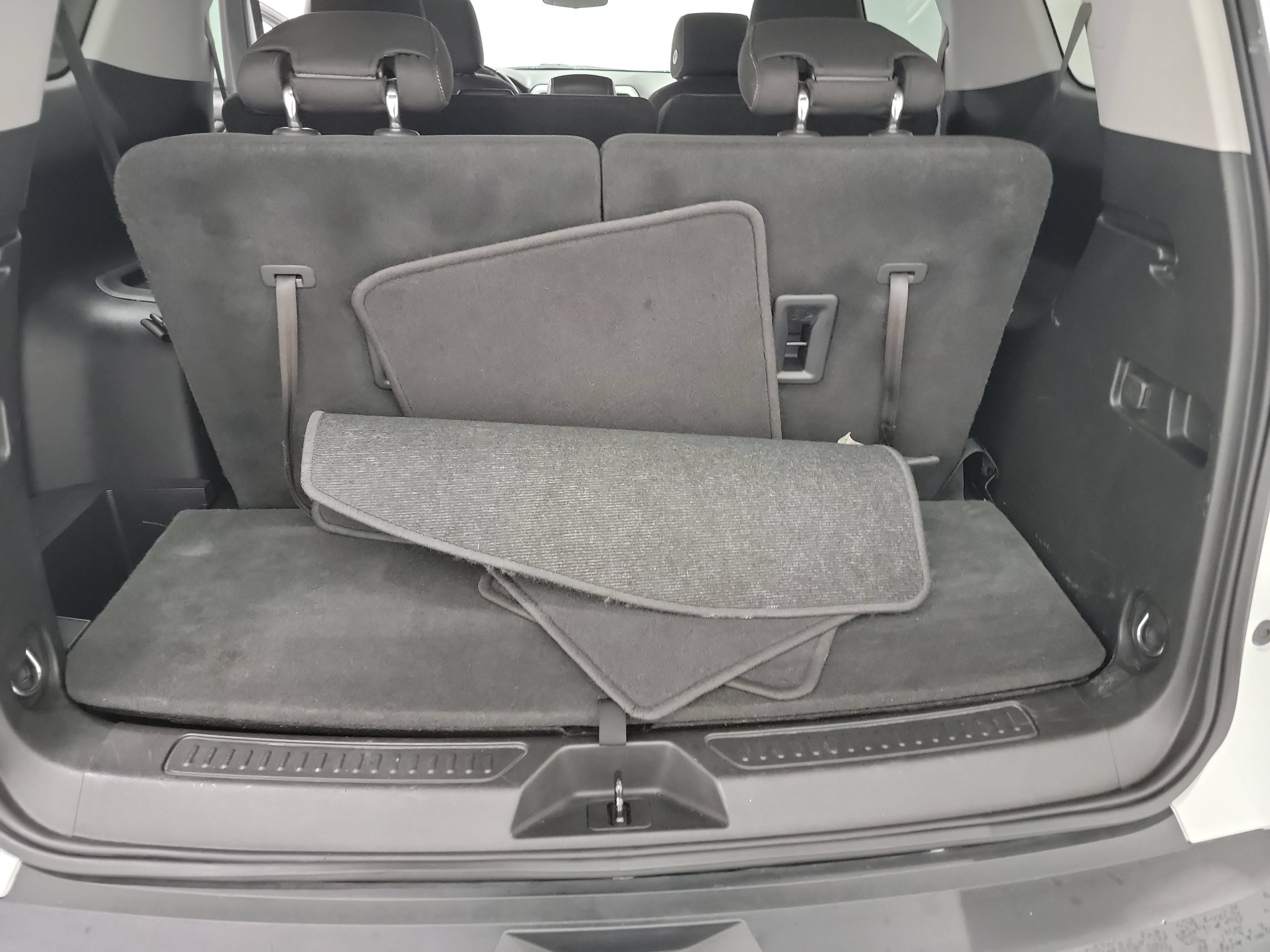 Used 2019 GMC Acadia SLE FWD image 25
