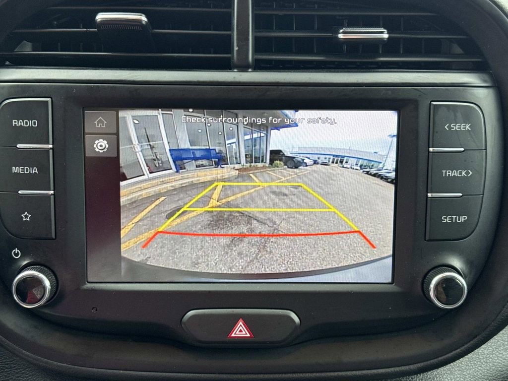 Used 2025 Kia Soul LX w/ LX Technology Package FWD image 27