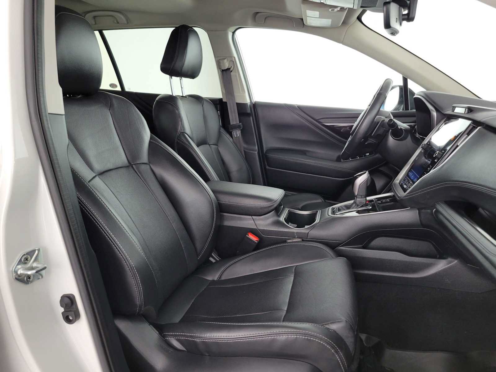 Used 2023 Subaru Outback Limited AWD/4WD image 10