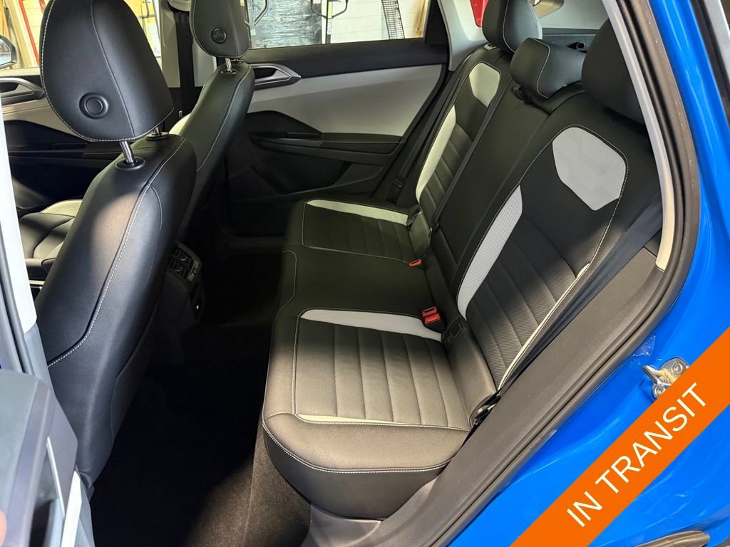 Used 2025 Volkswagen Taos SEL AWD/4WD image 24