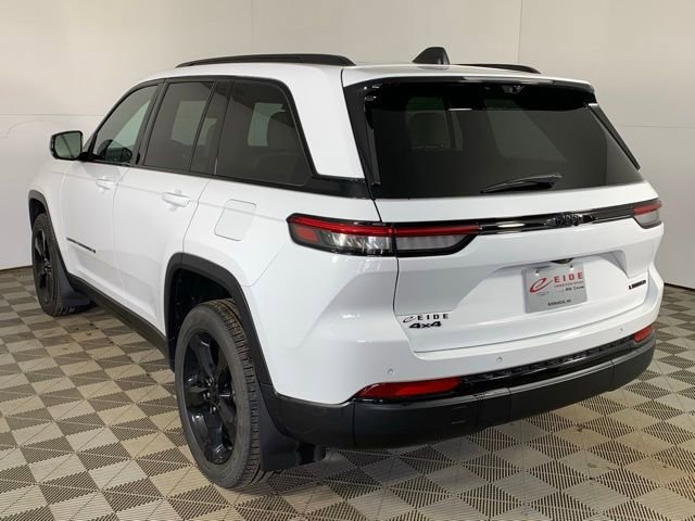 Used 2023 Jeep Grand Cherokee Limited w/ Luxury Tech Group II AWD/4WD image 7