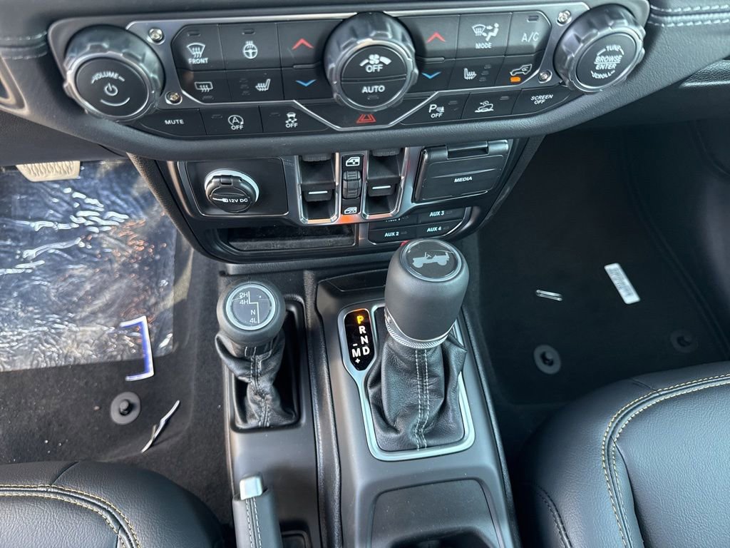 New 2026 Jeep Wrangler Unlimited Sahara AWD/4WD image 15
