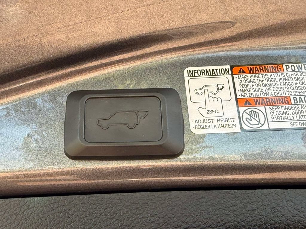 Used 2015 Toyota RAV4 Limited w/ Technology Package AWD/4WD image 9