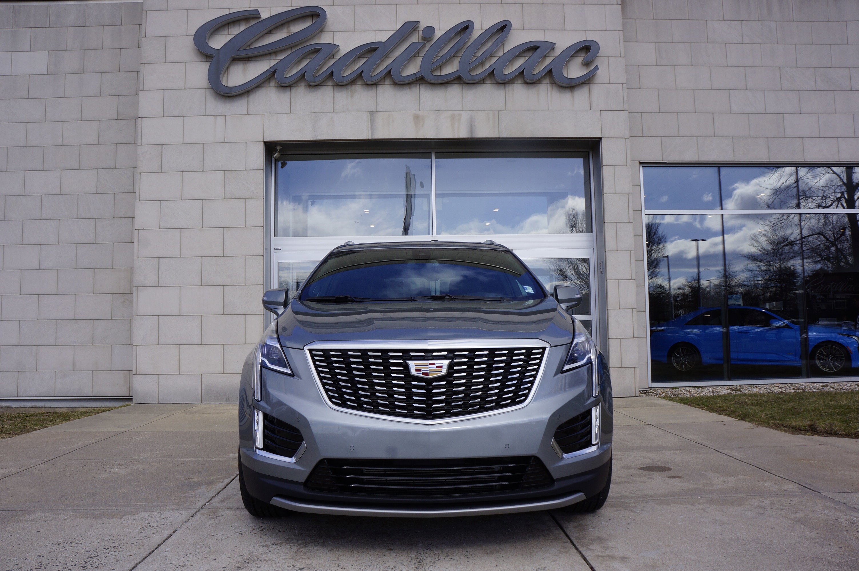 New 2025 Cadillac XT5 Luxury AWD/4WD image 13