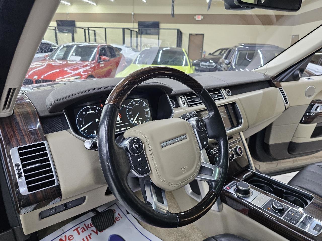 Used 2016 Land Rover Range Rover HSE image 19