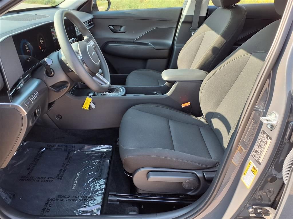 Used 2025 Hyundai Kona SE image 25
