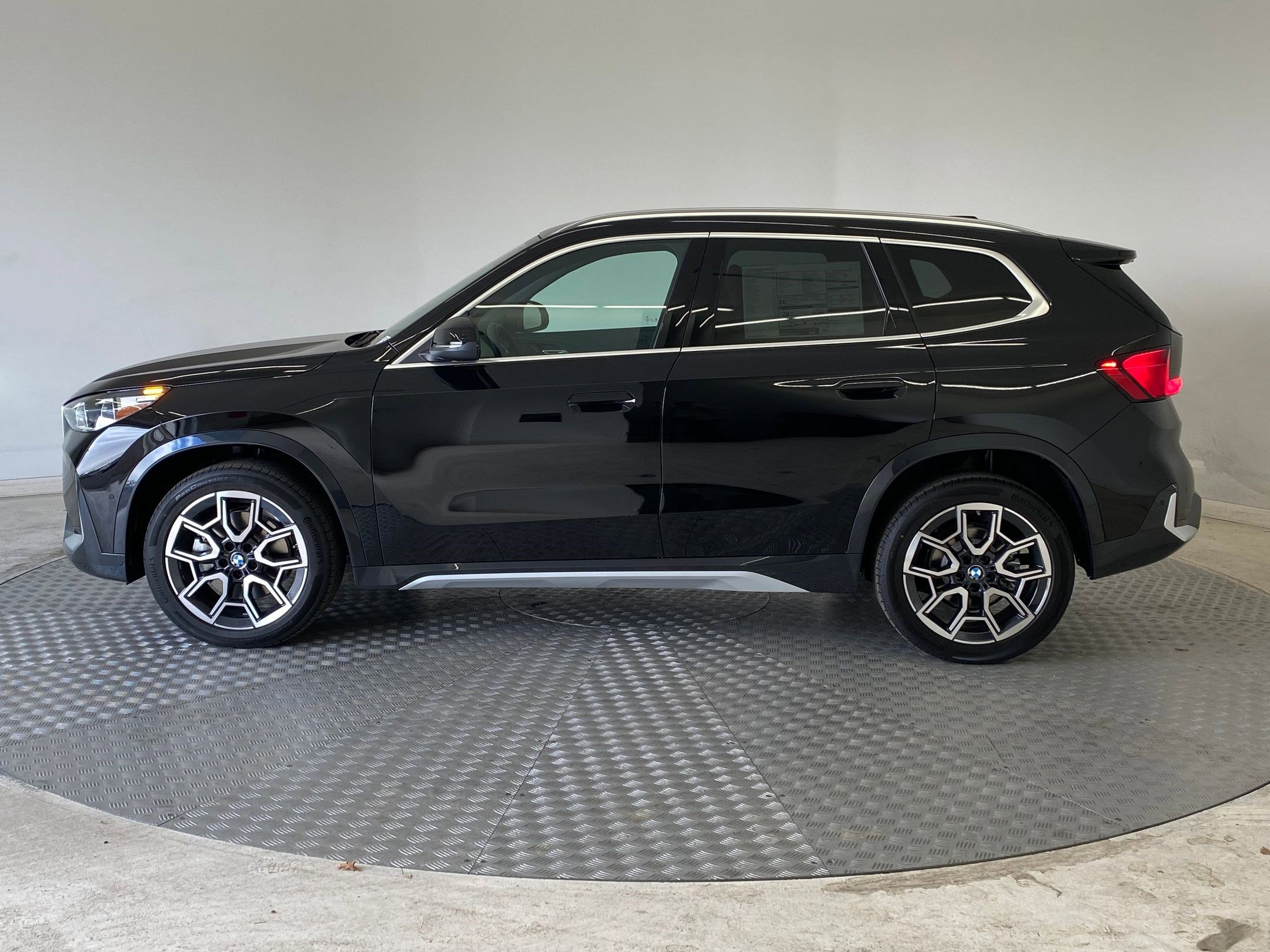 New 2026 BMW X1 xDrive28i w/ Convenience Package image 2