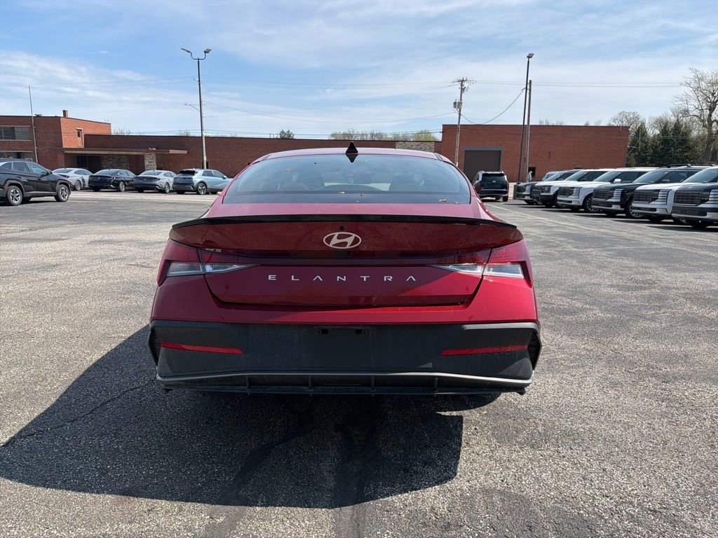 Certified 2025 Hyundai Elantra Sport image 6