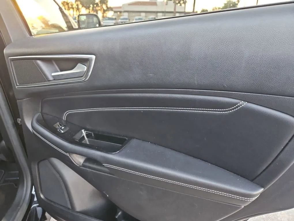 Used 2015 Ford Edge Titanium w/ Equipment Group 302A image 18