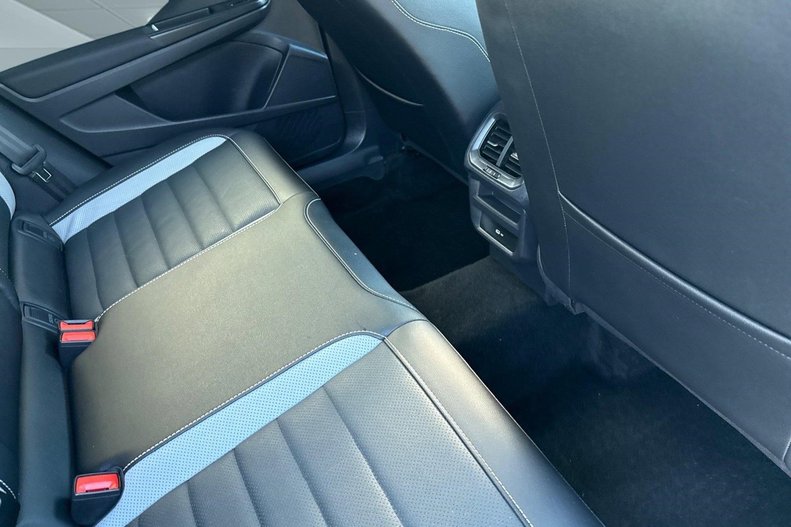 Used 2022 Volkswagen Taos SEL image 30