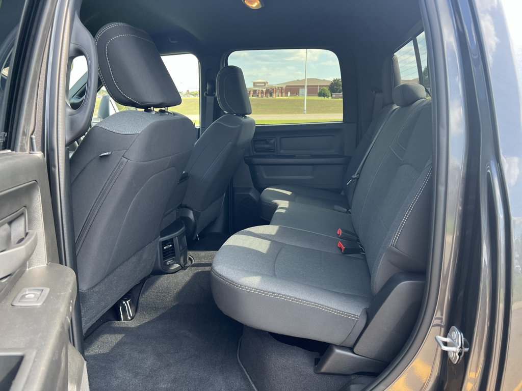 Used 2024 RAM 2500 Tradesman w/ Chrome Appearance Group AWD/4WD image 19