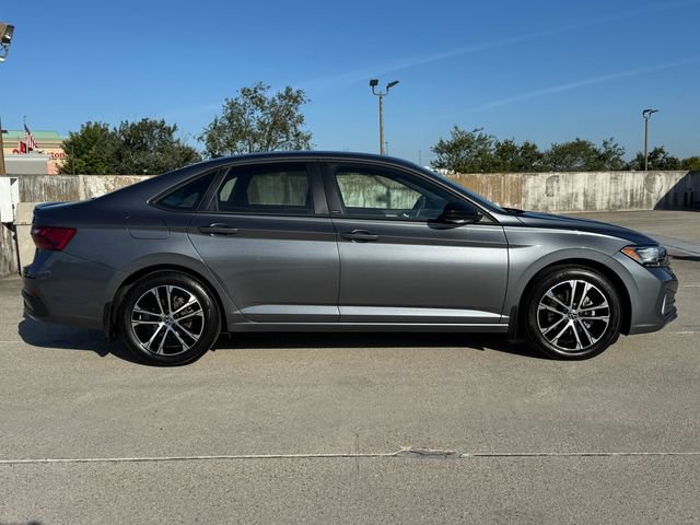 Used 2023 Volkswagen Jetta Sport FWD image 4