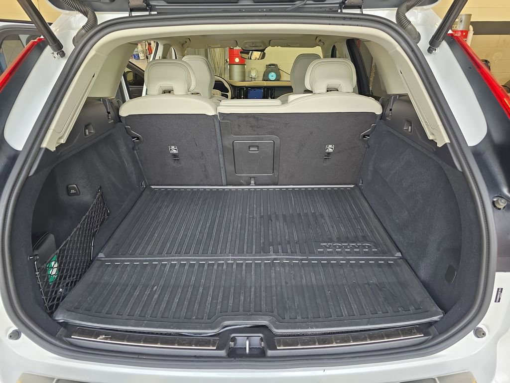 Used 2025 Volvo XC60 T8 Ultra w/ Protection Package Premier AWD/4WD image 13