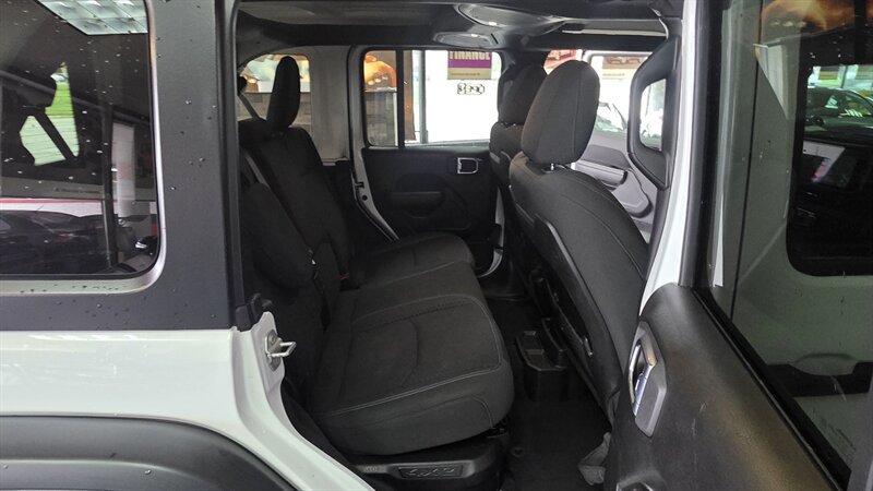 Used 2024 Jeep Wrangler Unlimited Rubicon 4xe AWD/4WD image 25