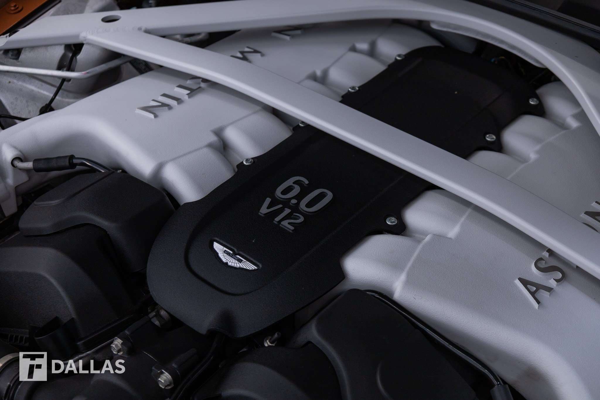 Used 2014 Aston Martin Vanquish Coupe RWD image 8