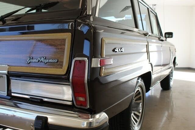 Used 1989 Jeep Grand Wagoneer image 39