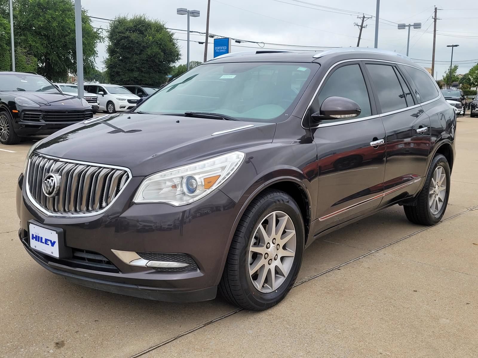Used 2017 Buick Enclave Leather w/ Trailering Package FWD image 2