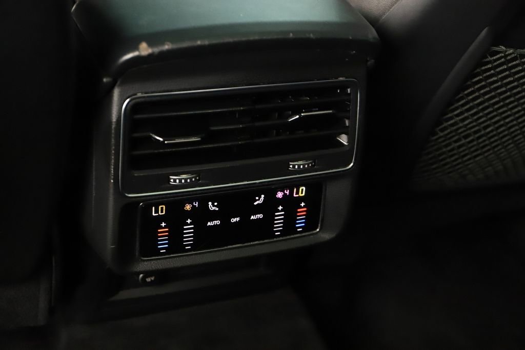 Used 2022 Audi Q8 Premium Plus image 22