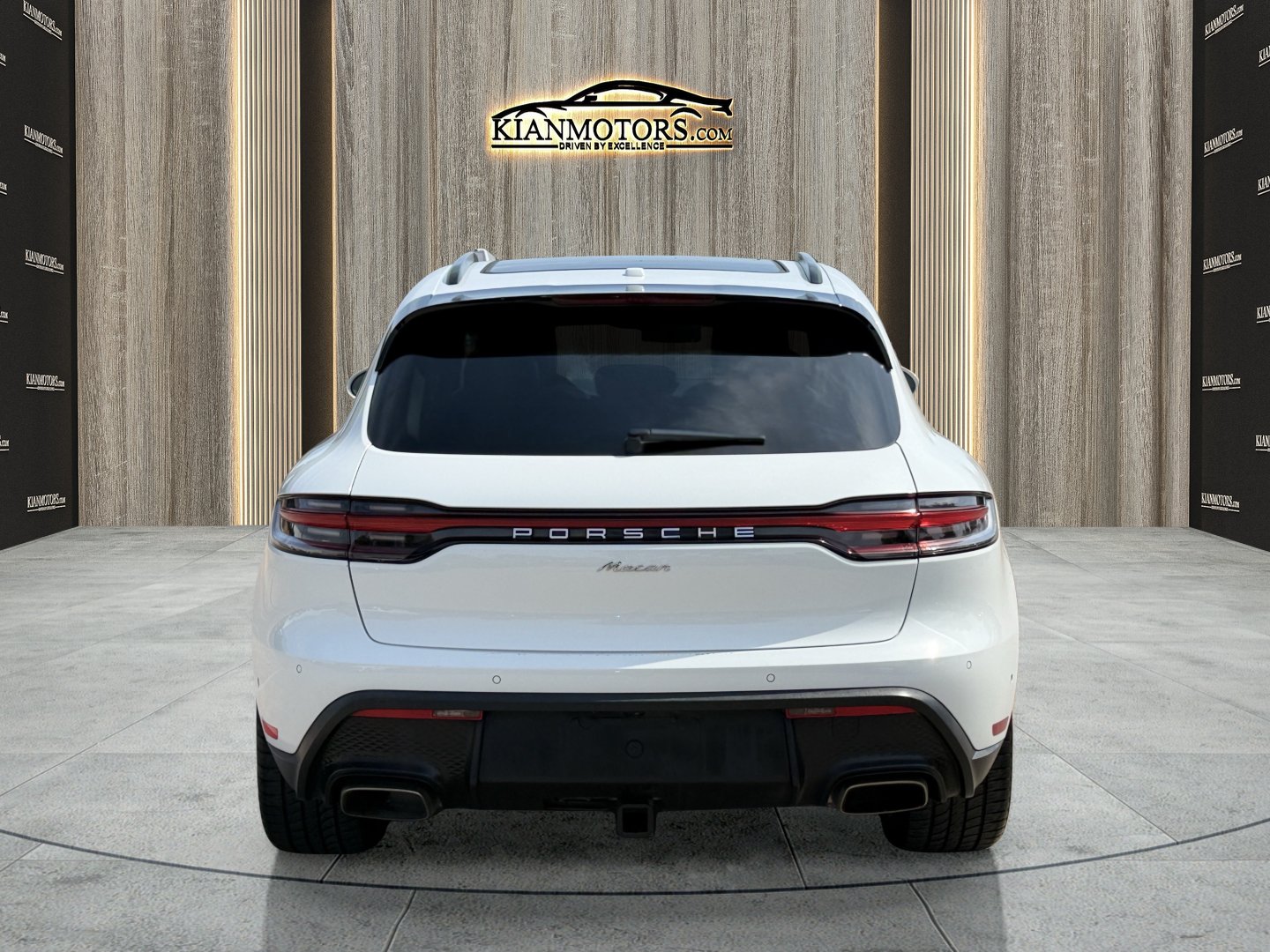 Used 2023 Porsche Macan Turbo AWD/4WD image 6