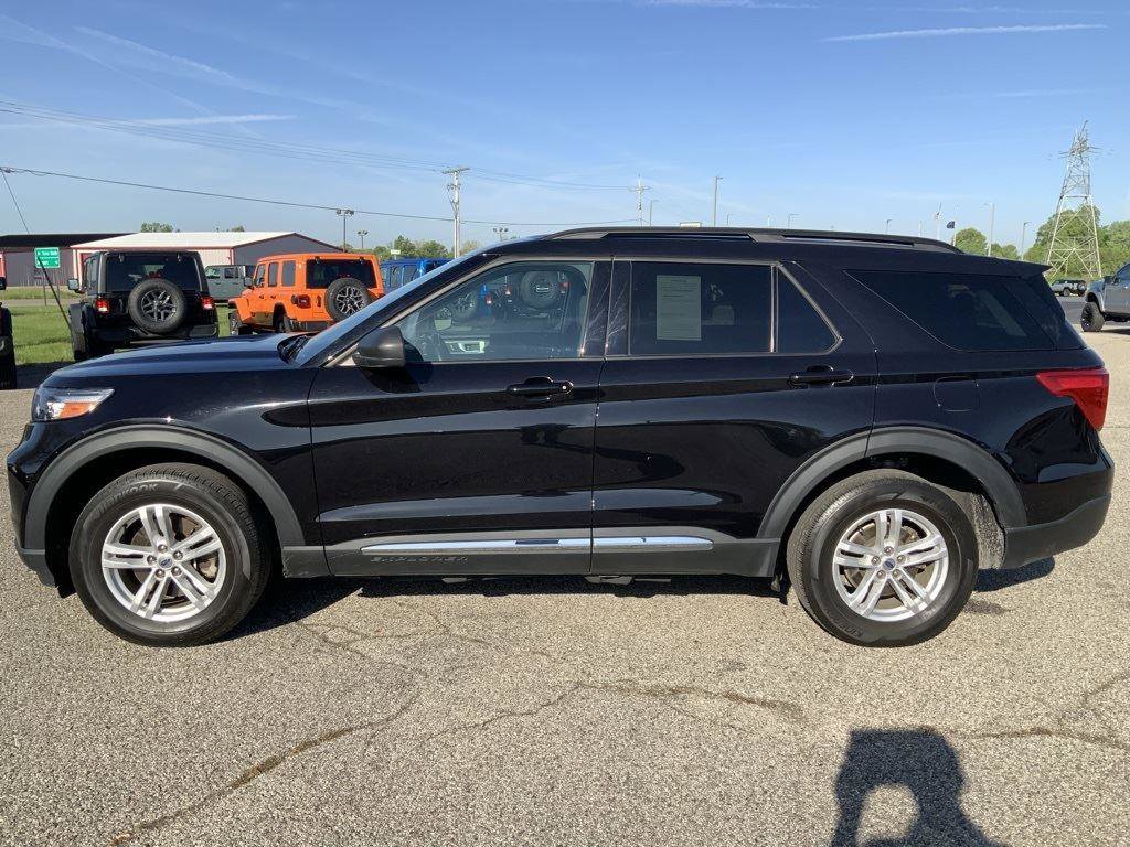 Used 2022 Ford Explorer XLT image 6