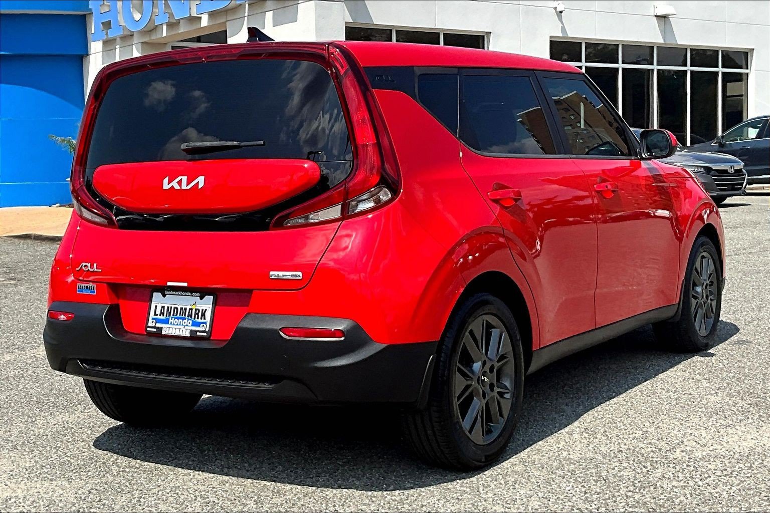 Used 2022 Kia Soul EX FWD image 2
