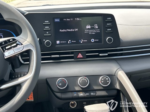 New 2026 Hyundai Elantra SE FWD image 15