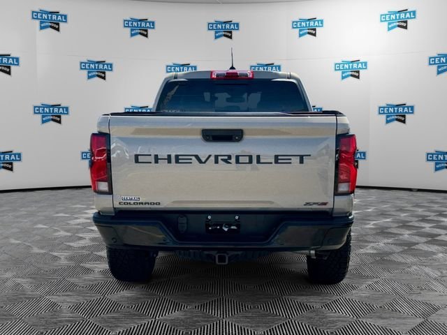 Used 2024 Chevrolet Colorado ZR2 w/ ZR2 Convenience Package III AWD/4WD image 4